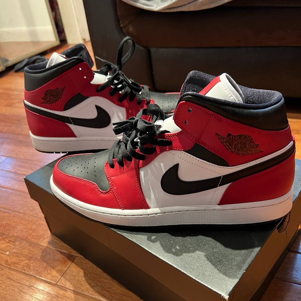Jordan 1 Chicago size 12